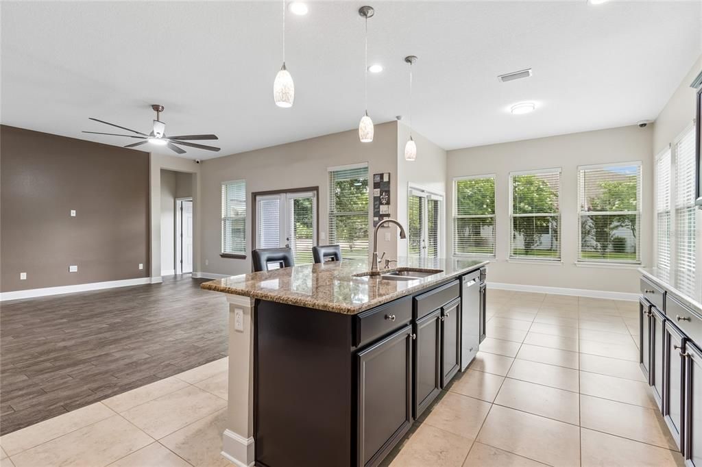 For Sale: $550,000 (4 beds, 3 baths, 2716 Square Feet)