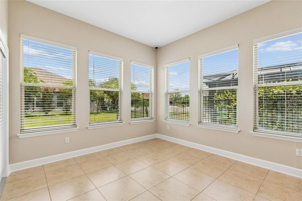 For Sale: $550,000 (4 beds, 3 baths, 2716 Square Feet)