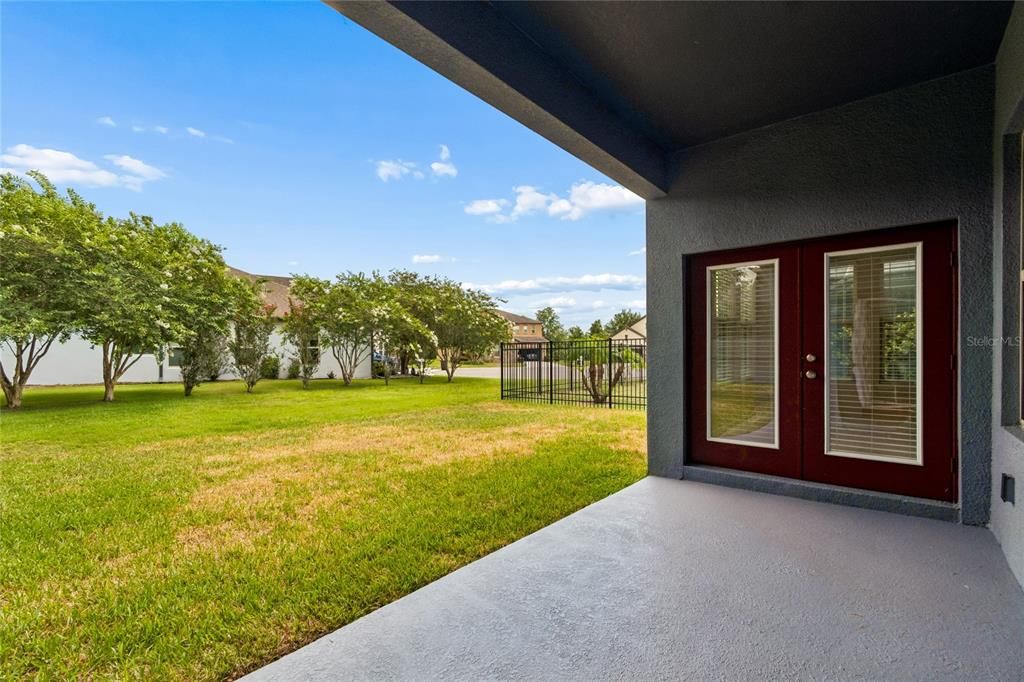 For Sale: $550,000 (4 beds, 3 baths, 2716 Square Feet)