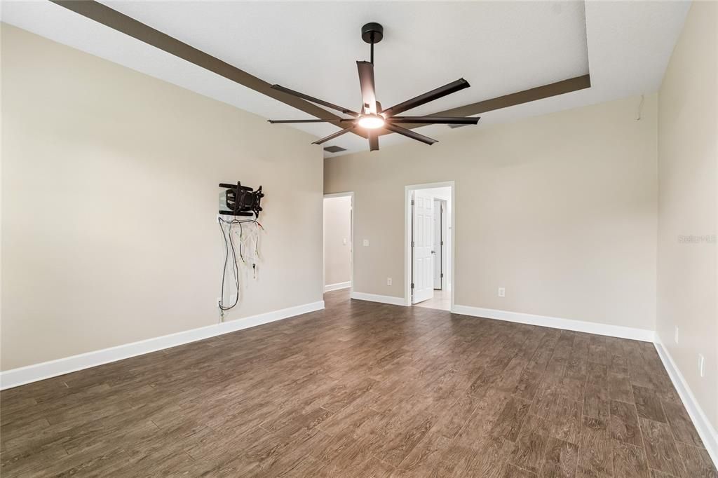 For Sale: $550,000 (4 beds, 3 baths, 2716 Square Feet)