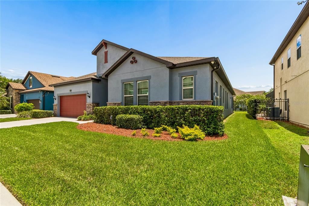 For Sale: $550,000 (4 beds, 3 baths, 2716 Square Feet)