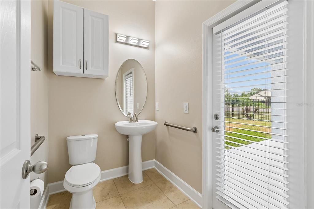 For Sale: $550,000 (4 beds, 3 baths, 2716 Square Feet)