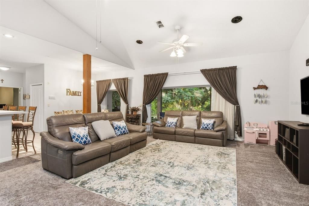 En Venta: $725,000 (4 camas, 3 baños, 2878 Pies cuadrados)