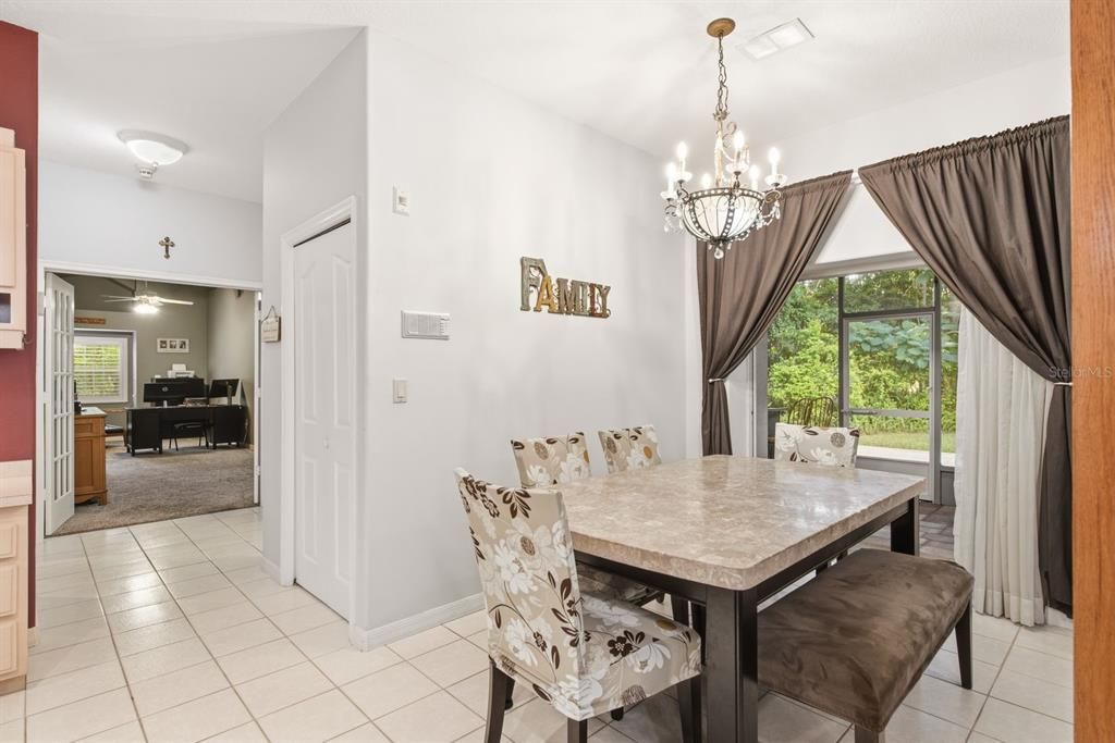 En Venta: $725,000 (4 camas, 3 baños, 2878 Pies cuadrados)