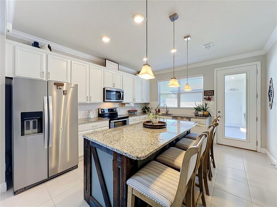 For Sale: $329,990 (2 beds, 2 baths, 1617 Square Feet)