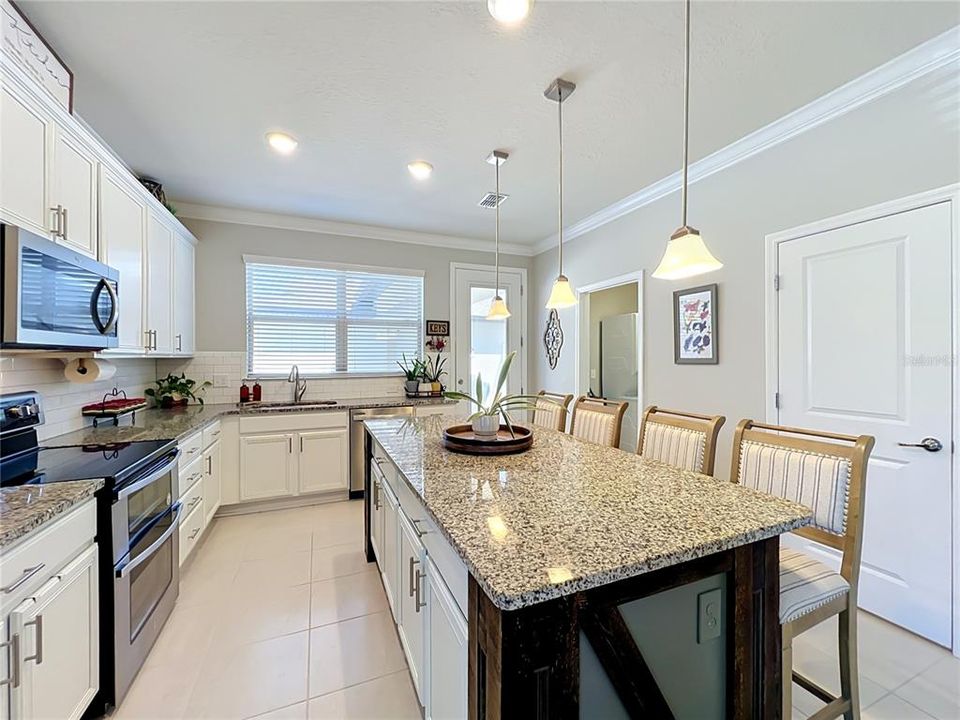 For Sale: $329,990 (2 beds, 2 baths, 1617 Square Feet)