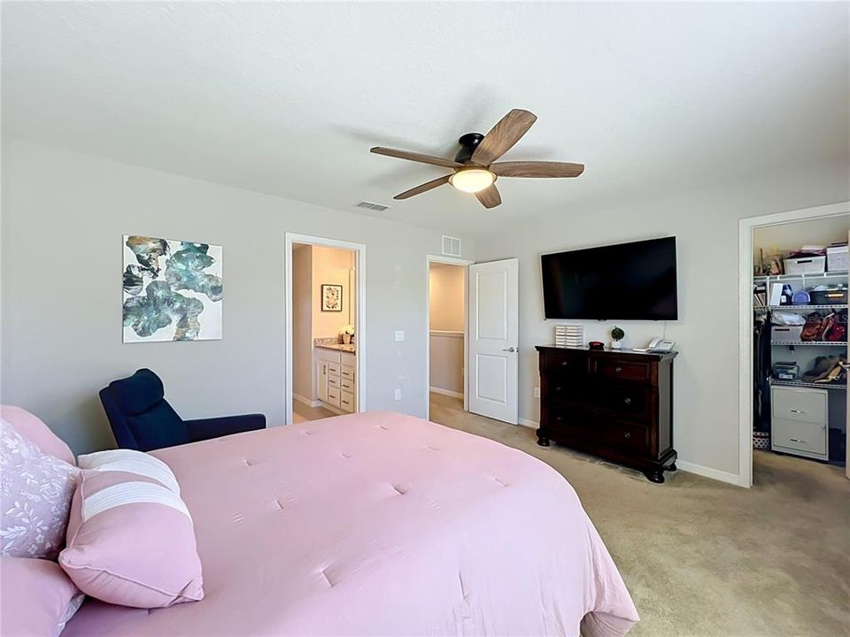 For Sale: $329,990 (2 beds, 2 baths, 1617 Square Feet)
