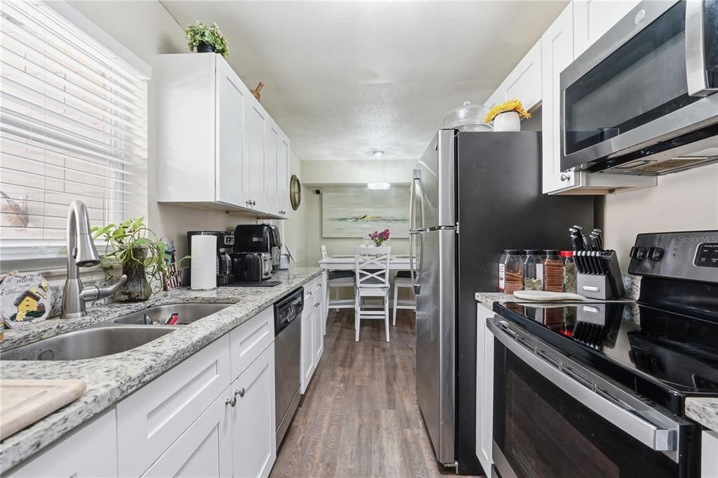 En Venta: $320,000 (4 camas, 2 baños, 1396 Pies cuadrados)