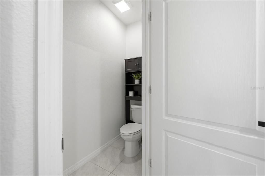 На продажу: $319,900 (3 спален, 2 ванн, 1645 Квадратных фут)