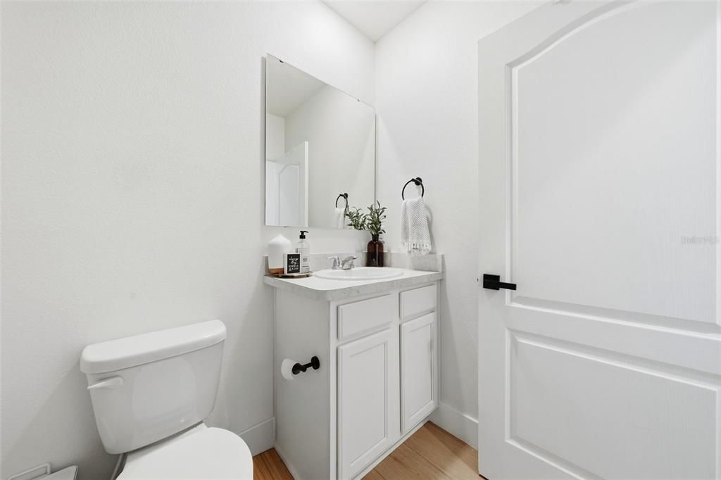 На продажу: $319,900 (3 спален, 2 ванн, 1645 Квадратных фут)