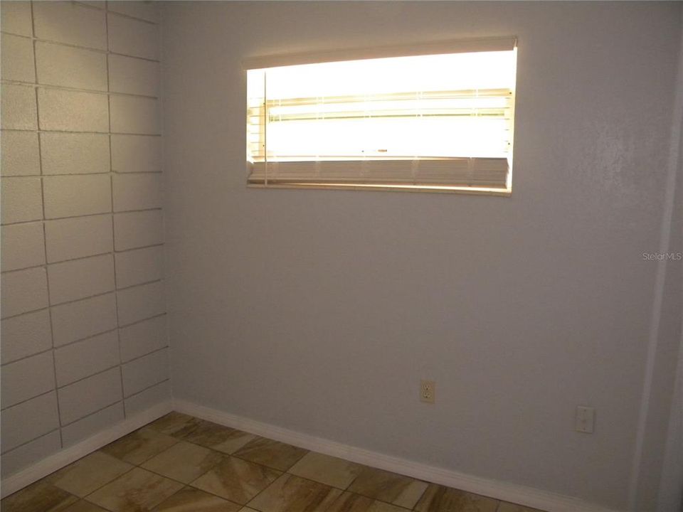 В аренду: $1,200 (2 спален, 1 ванн, 638 Квадратных фут)