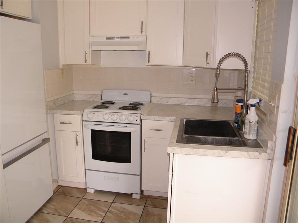 В аренду: $1,200 (2 спален, 1 ванн, 638 Квадратных фут)