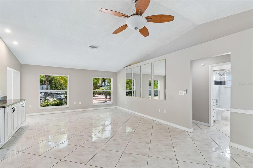 For Sale: $589,900 (4 beds, 2 baths, 1884 Square Feet)
