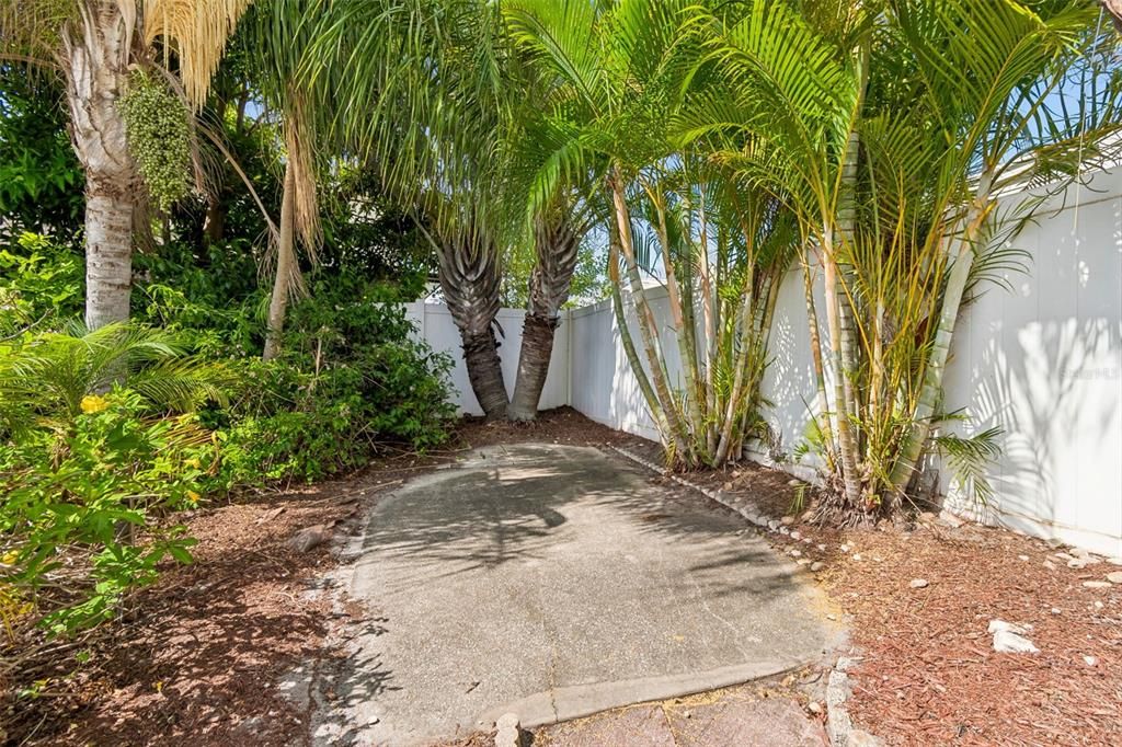 For Sale: $589,900 (4 beds, 2 baths, 1884 Square Feet)