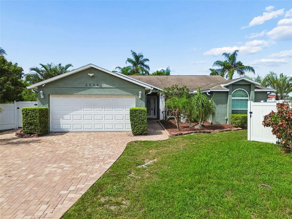 For Sale: $589,900 (4 beds, 2 baths, 1884 Square Feet)
