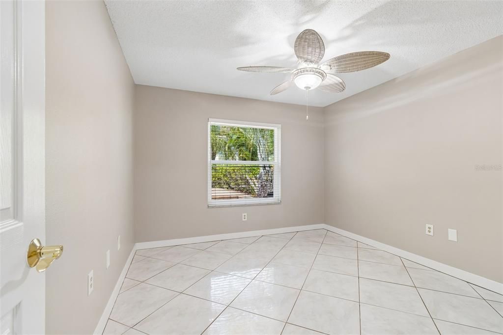 For Sale: $589,900 (4 beds, 2 baths, 1884 Square Feet)