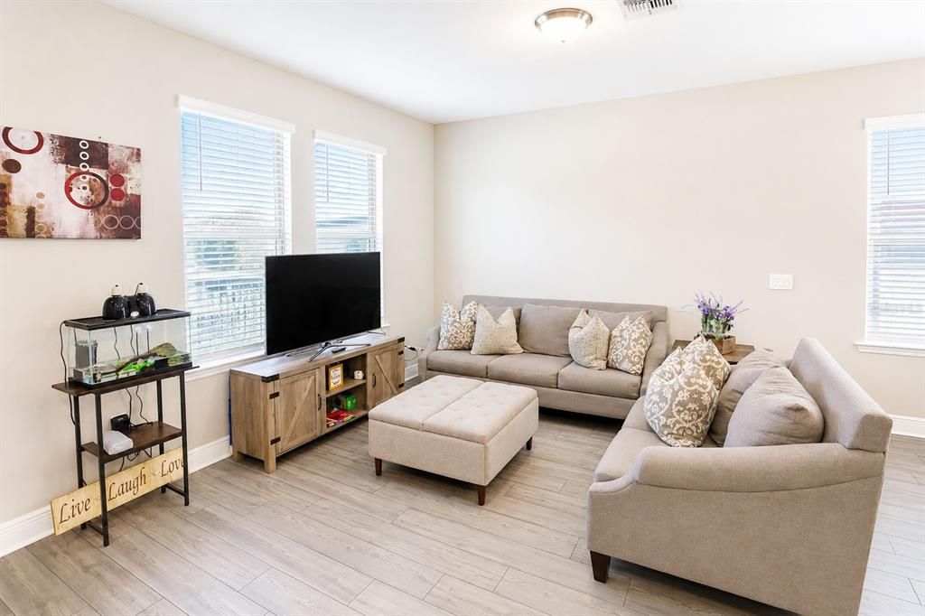 For Sale: $465,000 (3 beds, 2 baths, 1678 Square Feet)