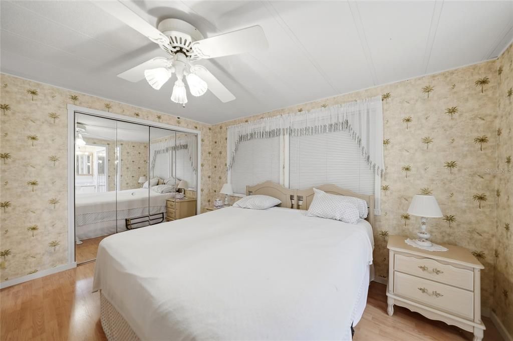 For Sale: $195,000 (2 beds, 2 baths, 1600 Square Feet)