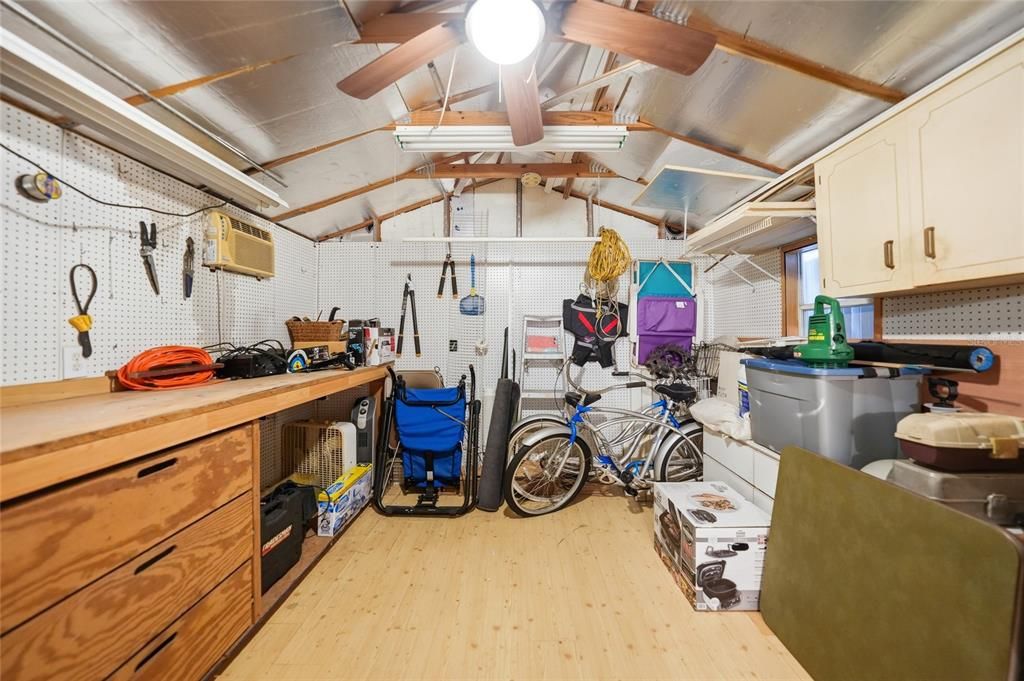 For Sale: $195,000 (2 beds, 2 baths, 1600 Square Feet)