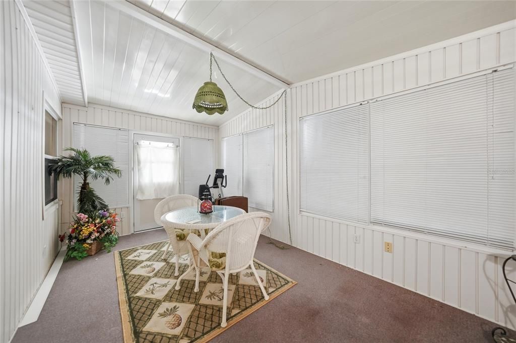 For Sale: $195,000 (2 beds, 2 baths, 1600 Square Feet)