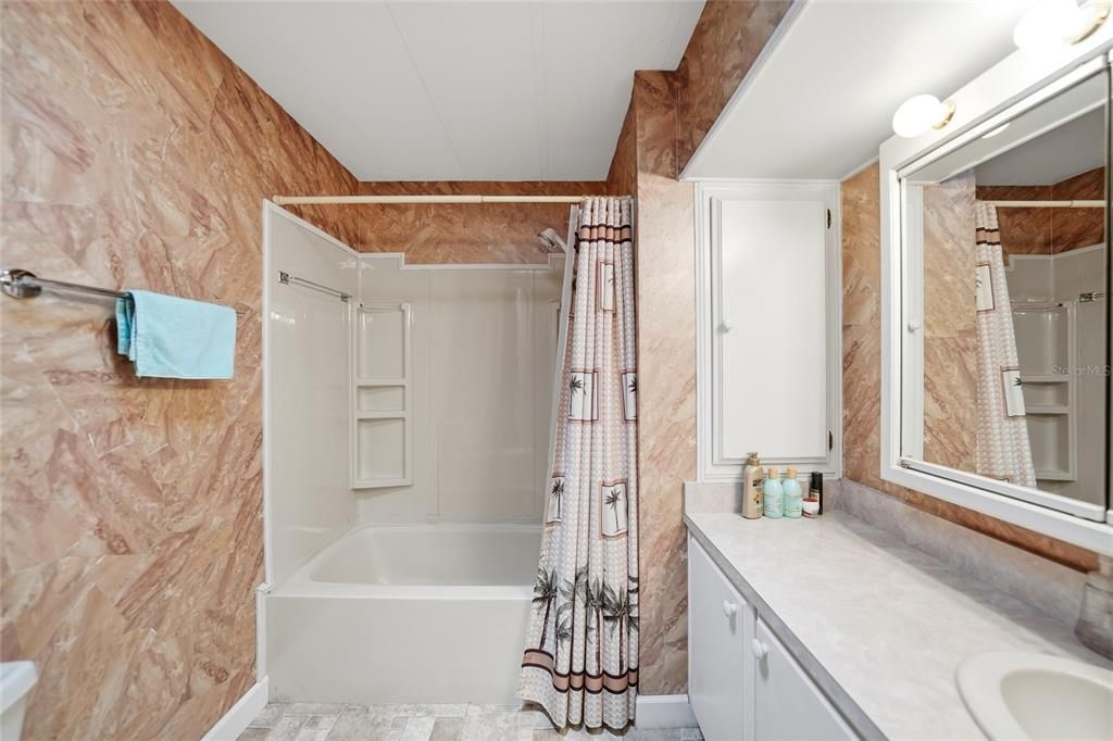 For Sale: $195,000 (2 beds, 2 baths, 1600 Square Feet)