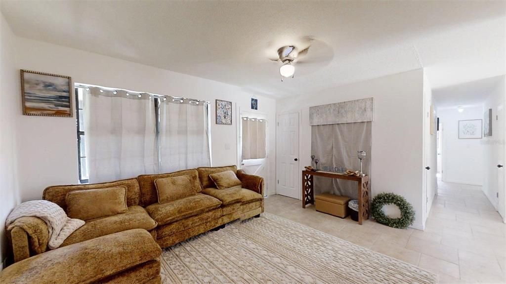 For Rent: $1,965 (3 beds, 2 baths, 1106 Square Feet)