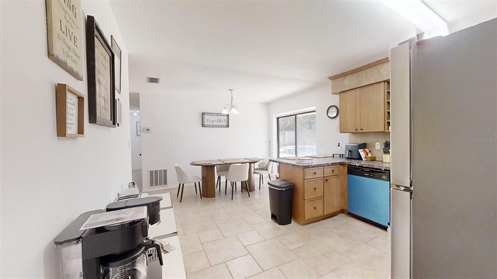 For Rent: $1,965 (3 beds, 2 baths, 1106 Square Feet)