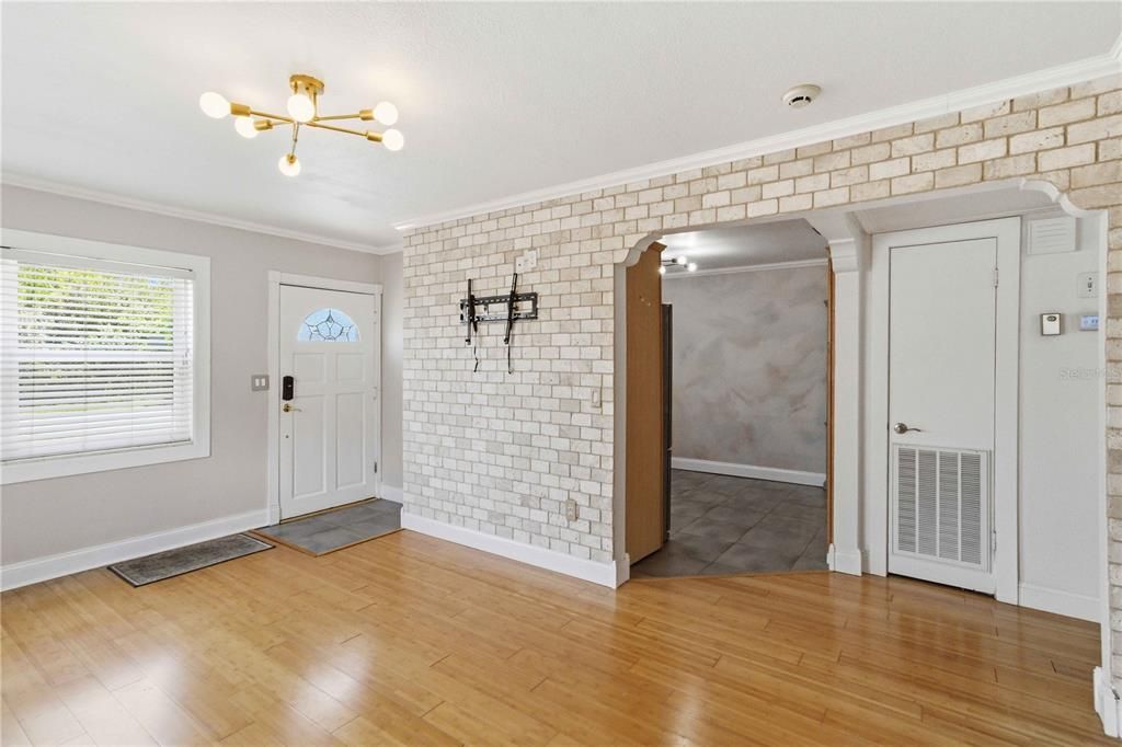For Rent: $3,600 (2 beds, 2 baths, 960 Square Feet)