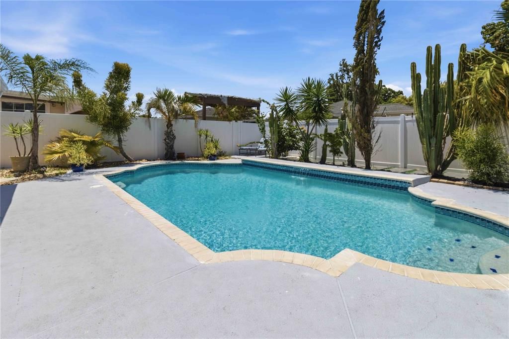 For Rent: $3,600 (2 beds, 2 baths, 960 Square Feet)