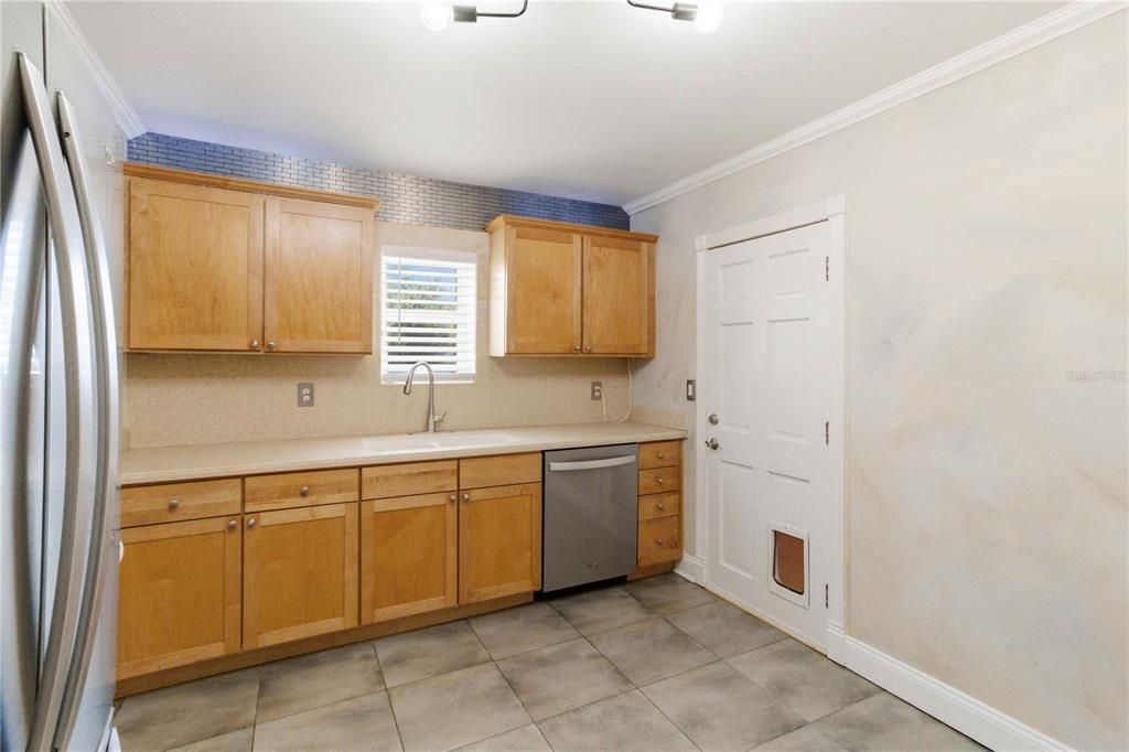For Rent: $3,600 (2 beds, 2 baths, 960 Square Feet)