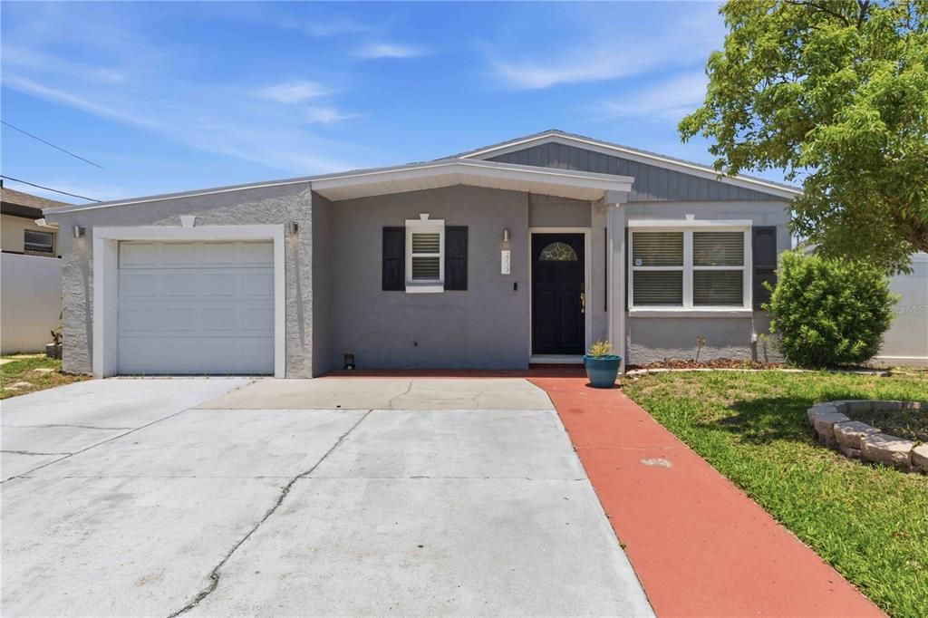For Rent: $3,600 (2 beds, 2 baths, 960 Square Feet)
