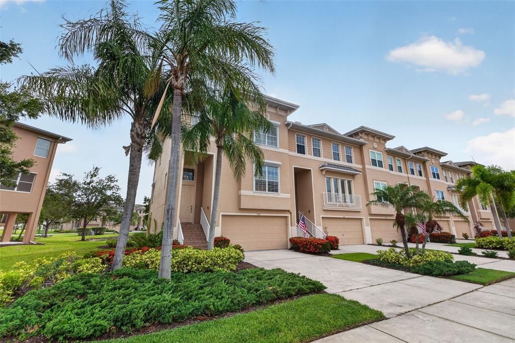 For Sale: $520,000 (3 beds, 2 baths, 2090 Square Feet)