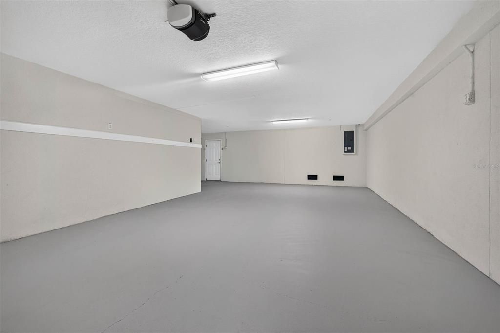 For Sale: $520,000 (3 beds, 2 baths, 2090 Square Feet)