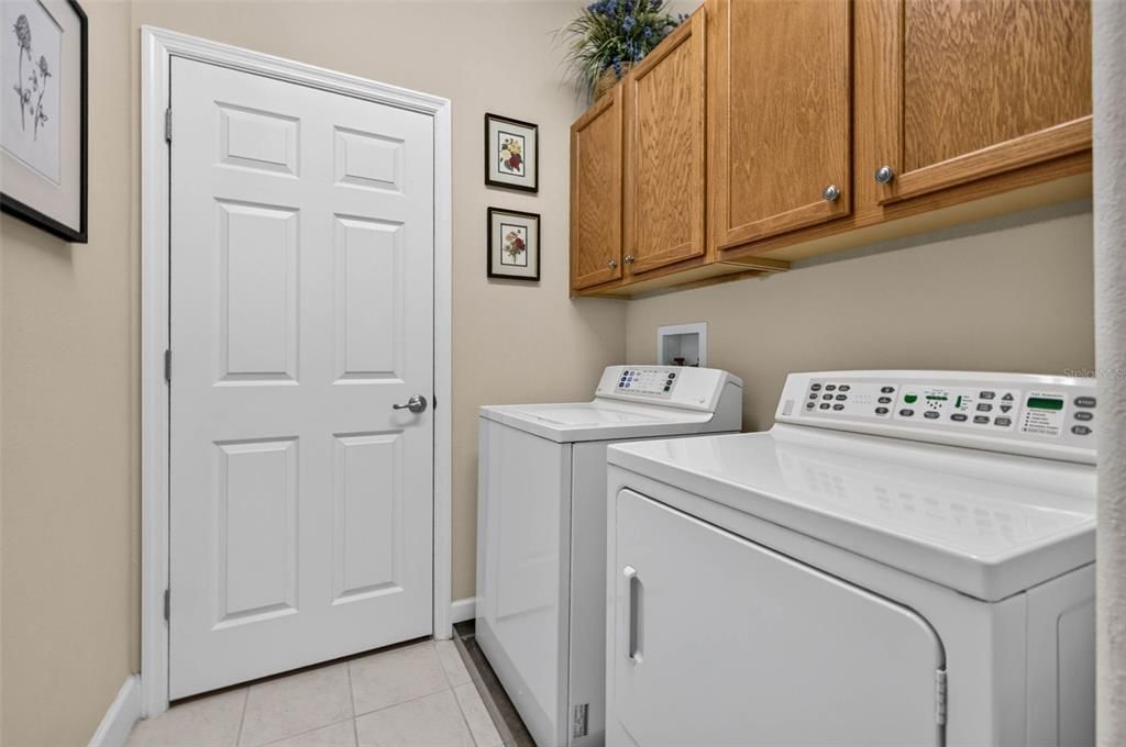 For Sale: $520,000 (3 beds, 2 baths, 2090 Square Feet)