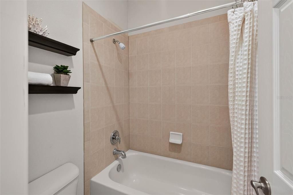 For Sale: $520,000 (3 beds, 2 baths, 2090 Square Feet)