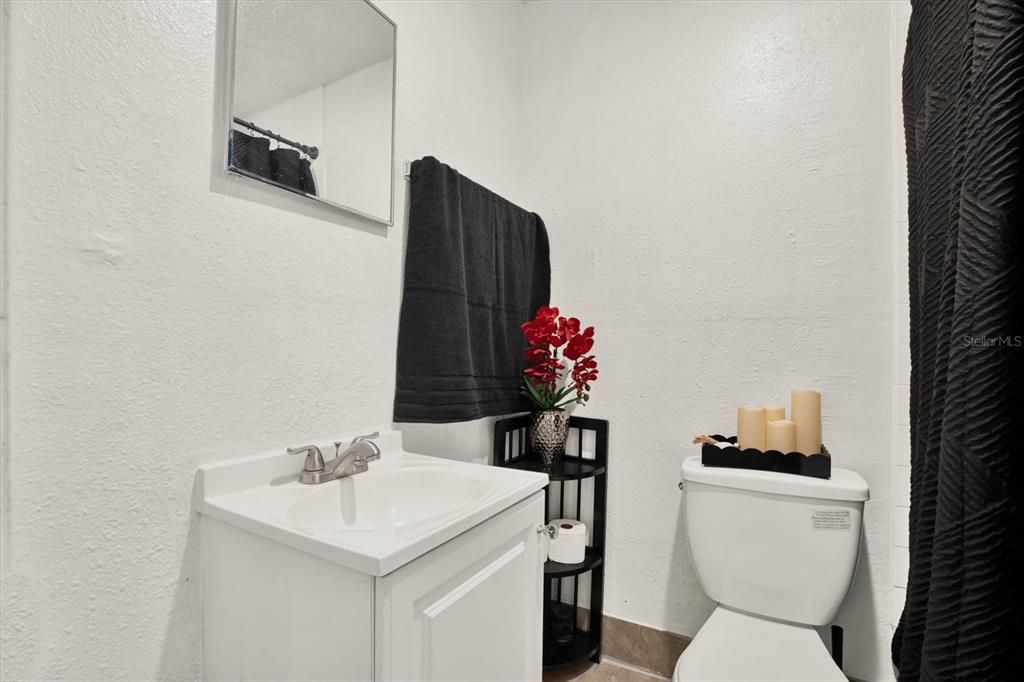 For Sale: $250,000 (4 beds, 2 baths, 1100 Square Feet)