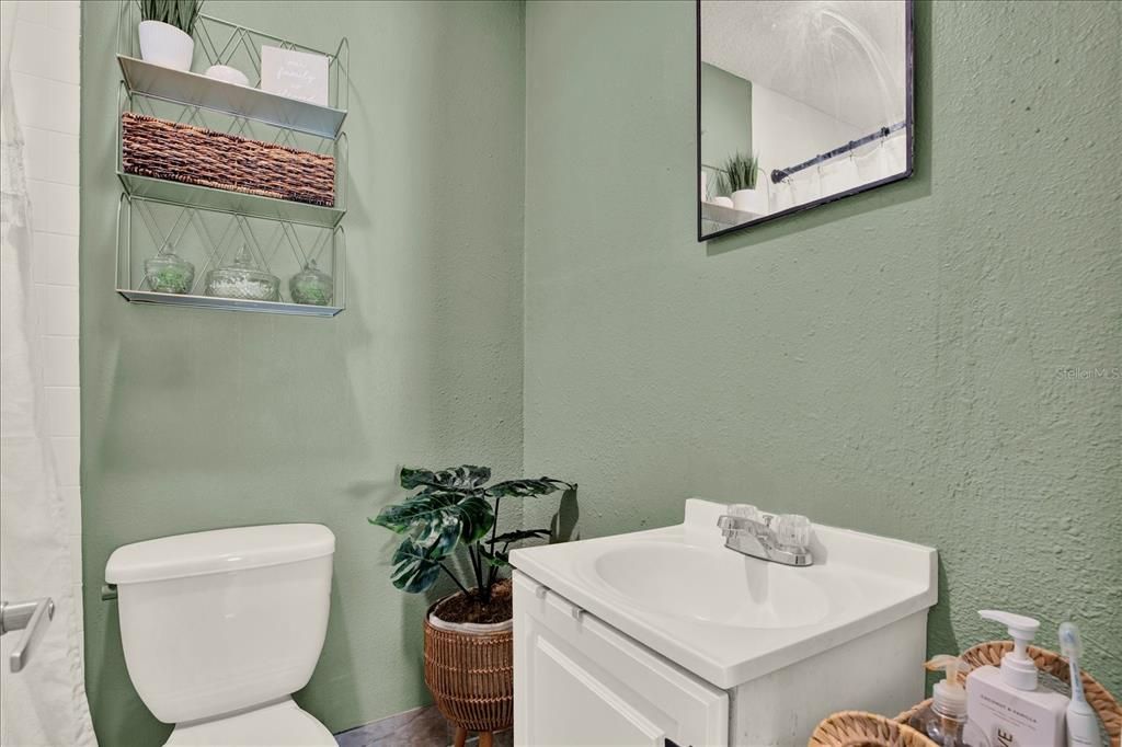 For Sale: $250,000 (4 beds, 2 baths, 1100 Square Feet)