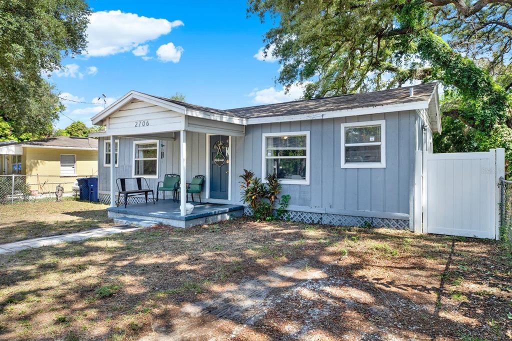 For Sale: $250,000 (4 beds, 2 baths, 1100 Square Feet)