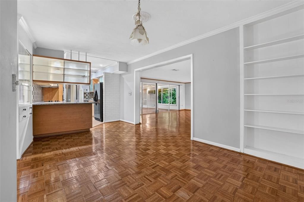 На продажу: $624,900 (2 спален, 2 ванн, 2435 Квадратных фут)