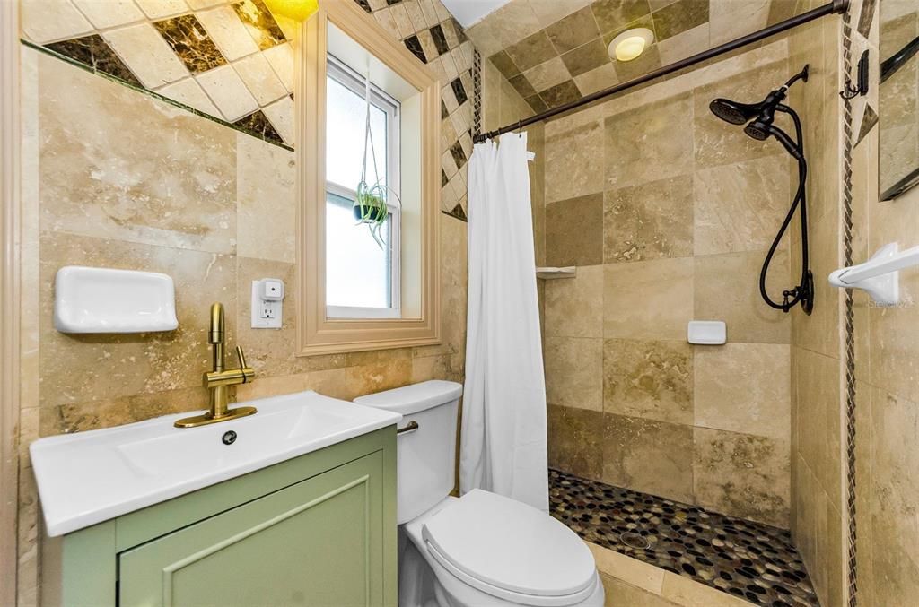 На продажу: $399,900 (3 спален, 2 ванн, 1346 Квадратных фут)