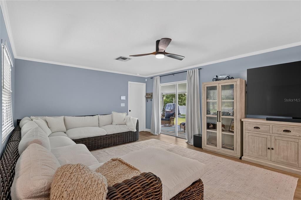 For Sale: $445,750 (3 beds, 2 baths, 1701 Square Feet)