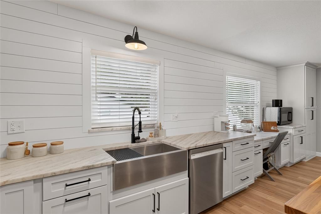 For Sale: $445,750 (3 beds, 2 baths, 1701 Square Feet)