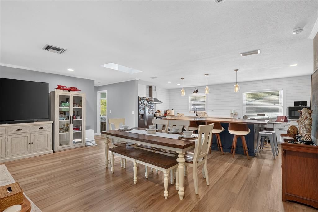 For Sale: $445,750 (3 beds, 2 baths, 1701 Square Feet)