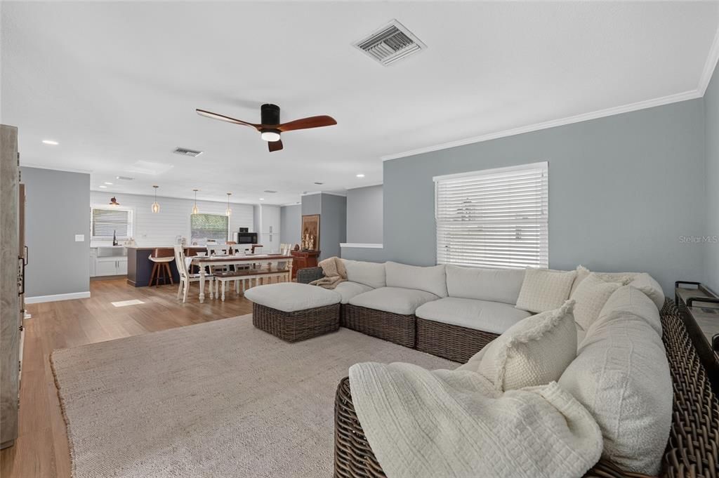 For Sale: $445,750 (3 beds, 2 baths, 1701 Square Feet)