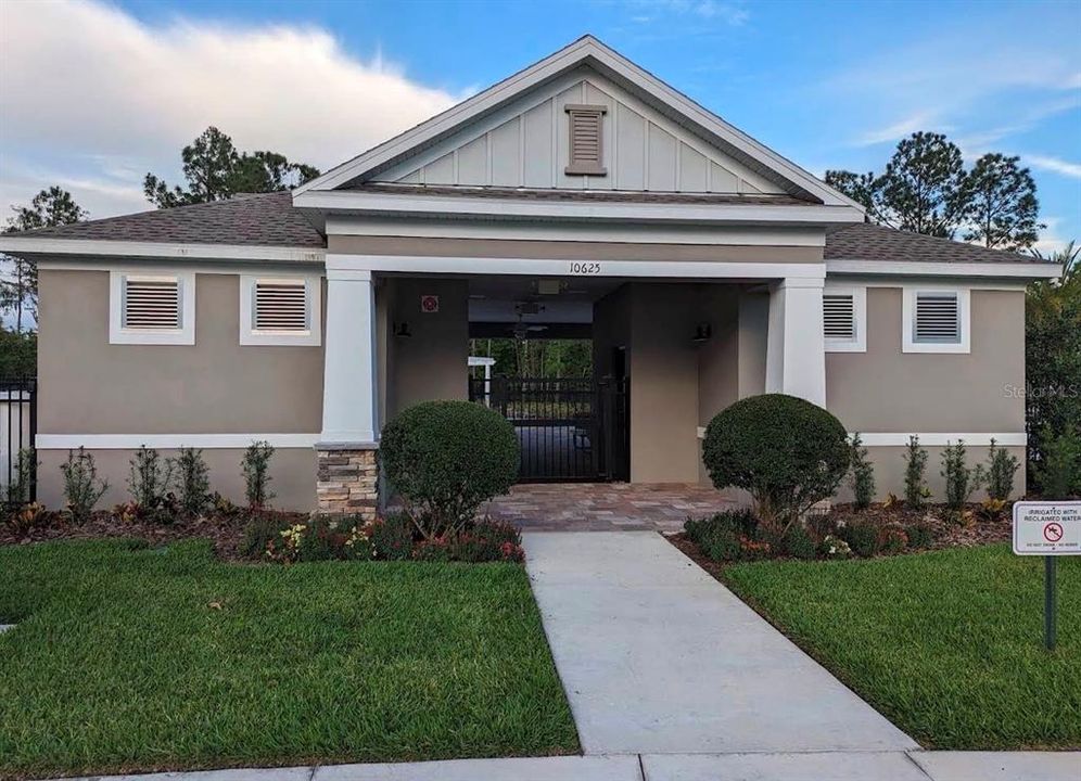 En Venta: $420,000 (3 camas, 2 baños, 1732 Pies cuadrados)