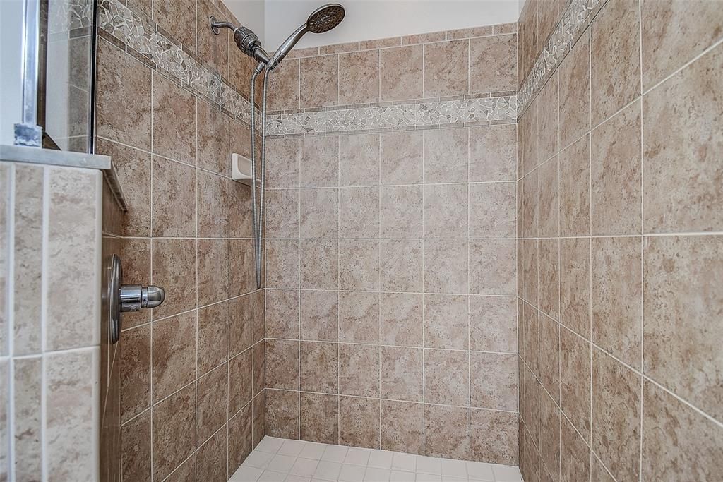 En Venta: $459,000 (3 camas, 2 baños, 1968 Pies cuadrados)
