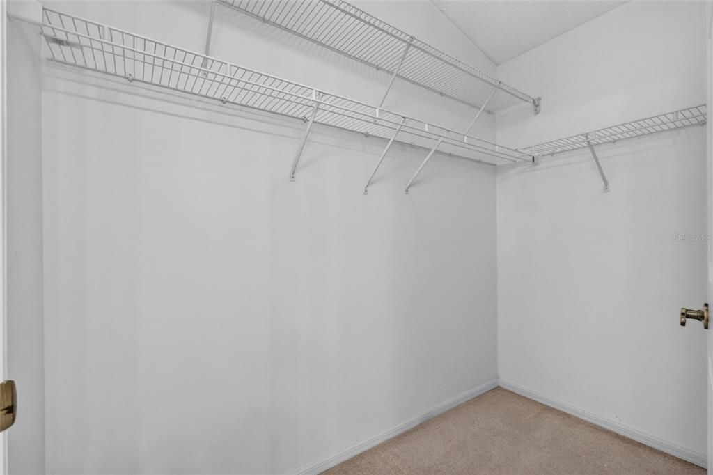 For Sale: $325,000 (3 beds, 2 baths, 1565 Square Feet)