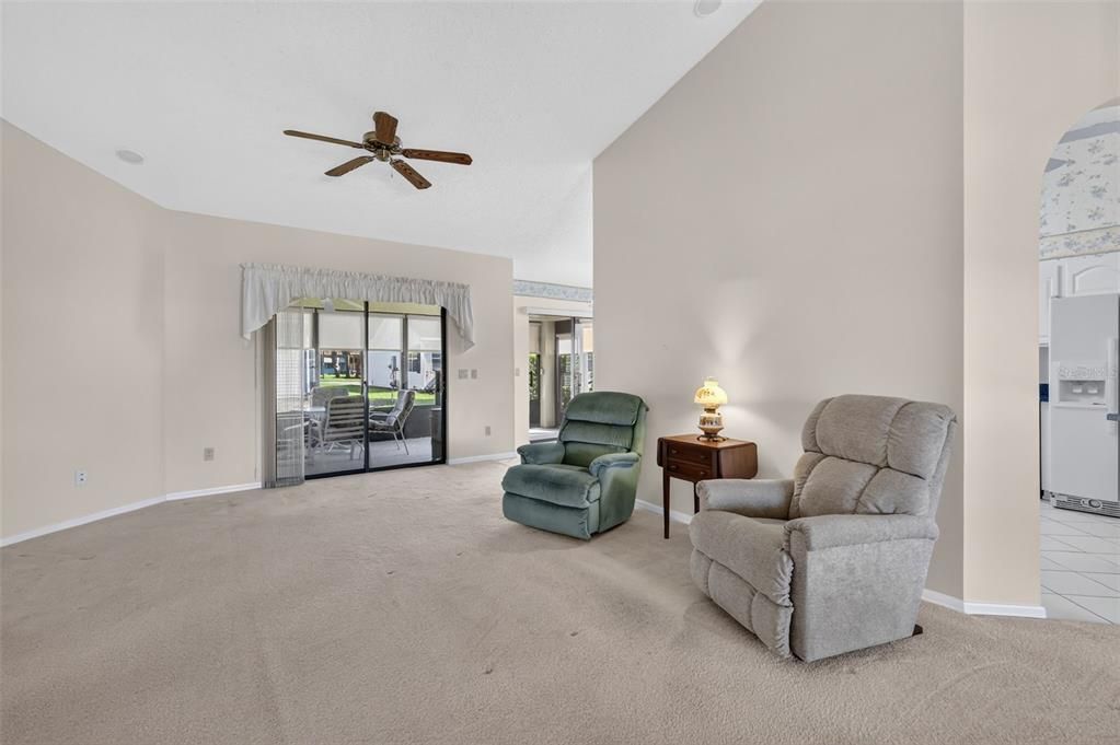 For Sale: $325,000 (3 beds, 2 baths, 1565 Square Feet)