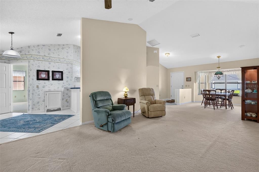 For Sale: $325,000 (3 beds, 2 baths, 1565 Square Feet)