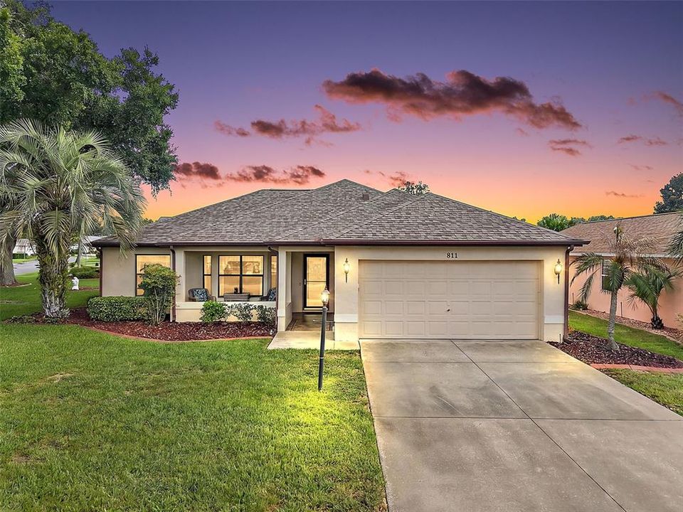 For Sale: $325,000 (3 beds, 2 baths, 1565 Square Feet)